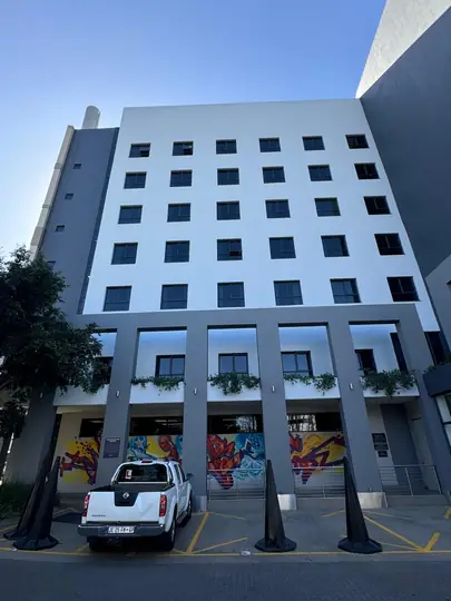 Main hotel elevation above the street-art ground floor