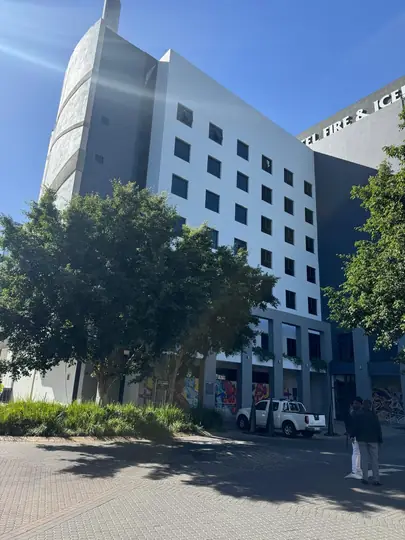 Protea Hotel Fire & Ice! Menlyn: tower façade in white, grey and charcoal